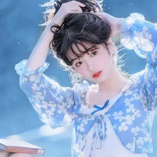 怦然心动的蓝色系女生头像
