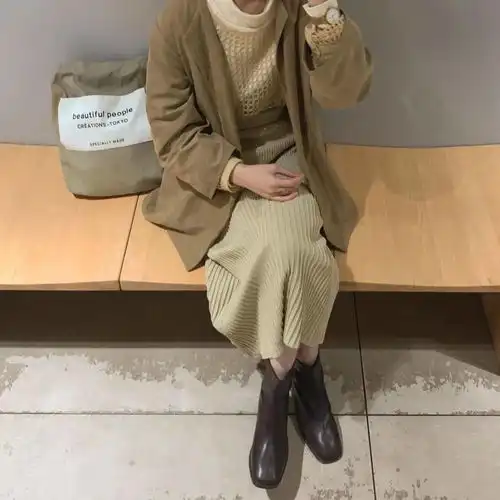 冬天衣服不用买太多,学会一衣多穿,每天都新鲜