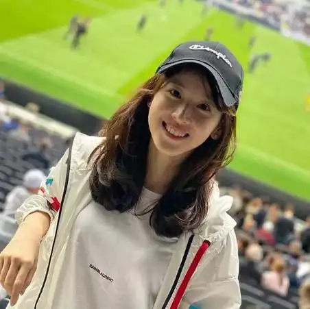 从奶茶妹妹到肌肉女,章泽天健身照刷屏,刘强东都不敢惹