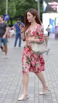 清新辣妈的洋气穿搭,时尚又减龄,妥妥的女神范