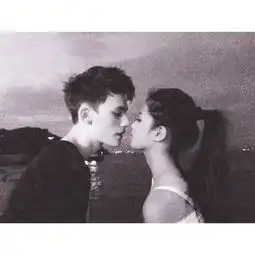 选一种姿态,让自己活得无可替代西街废人的美拍