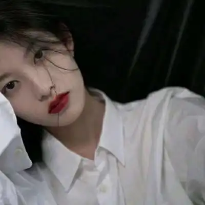 伤感美女头像微信图片,在艰苦的遭遇里百折不挠