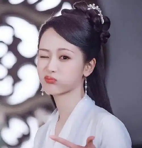 五官乱动就别尬演,来看看这6位女星,告诉你什么才是五官灵动