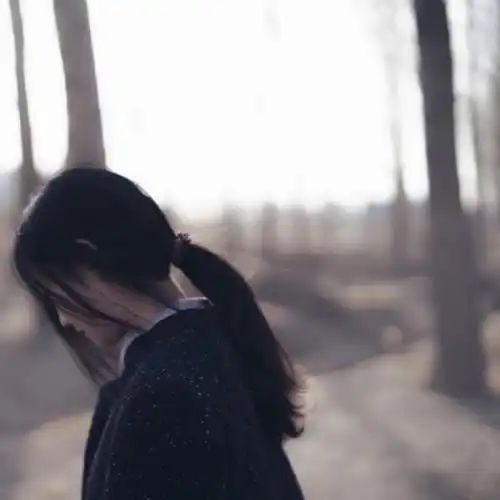 甜系女孩头像背影真人寇