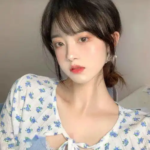 清纯动人的女生头像