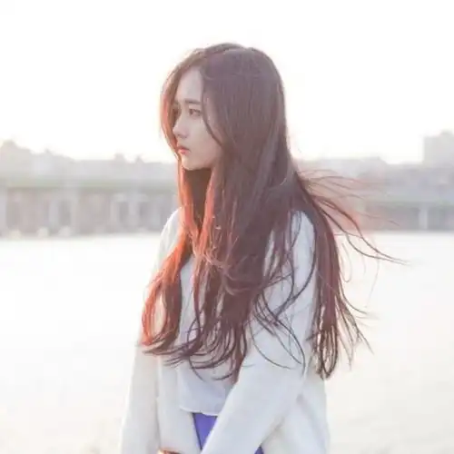 女生禁欲系头像侧脸想读