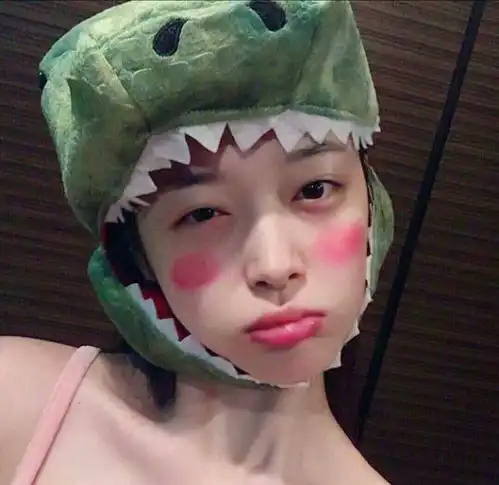 橙色系男生头像可爱崔雪