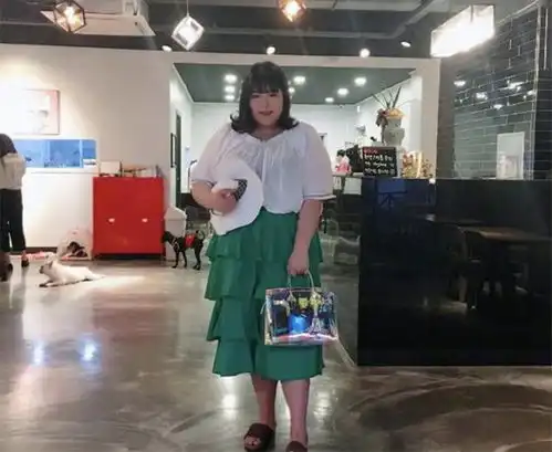 看韩国胖女孩秀彬吃秀学韩系穿衣风格搭配