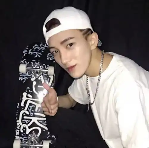 换个发型,立刻变小鲜肉