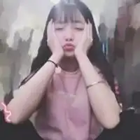 女生带字头像超拽萌系我没有很喜欢你只是年少时的不甘心和好奇
