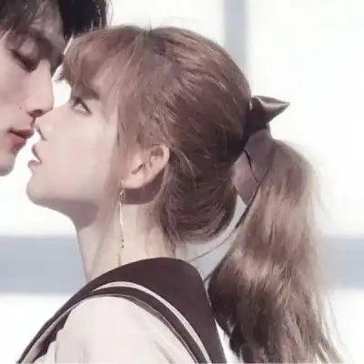 009期情侣头像文艺短句