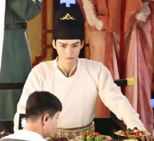 安乐传帅哥扎堆,以为龚俊陈柯霄够好看,哪知刘宇宁古装抢镜