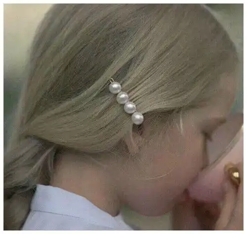 微颓真人女生头像很奇怪,爱我的人只能爱到一半