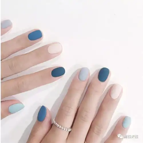 跳色美甲的气质百搭,轻松get高级感
