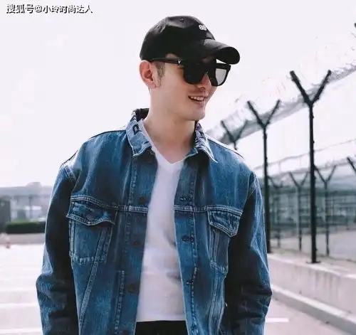 霸道总裁黄晓明扮花旦,穿花衫比尹正还出彩,仪态学到了精髓