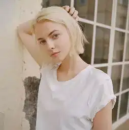 讲真,短发女孩,穿衣都不会太差