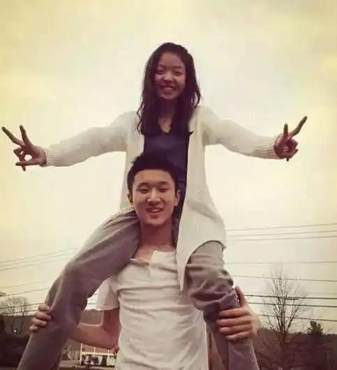 富家女的优越感笑别的女生是农民,前男友的回击看着爽