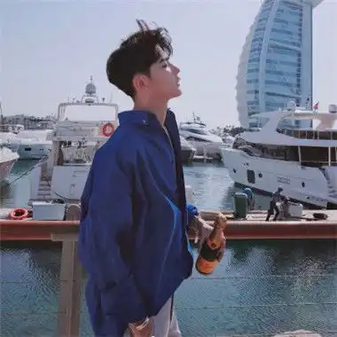 帅气的男生头像潮流范儿在海边儿的帅哥12张