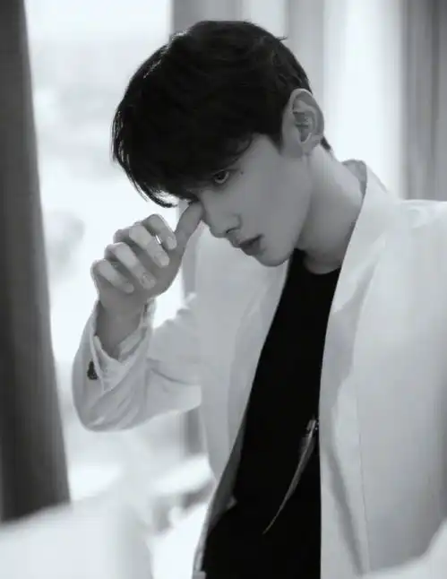 白敬亭真帅清酒系少年的魅力,清澈又有力量