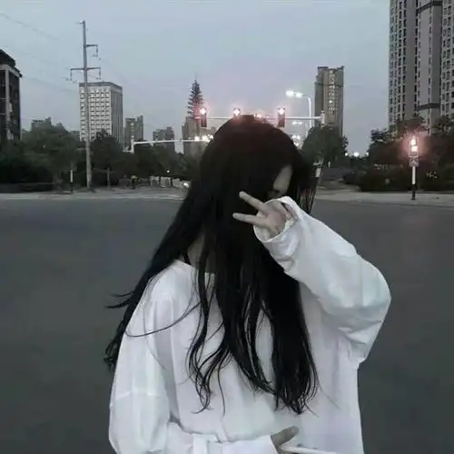 女头像丧系露脸真人小姐