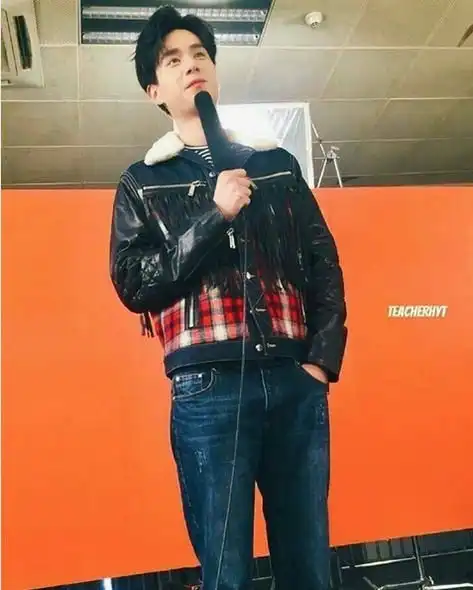 致我们单纯的小美好188cm国民男友出没,帅的掉渣