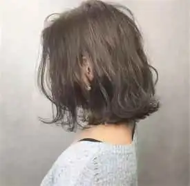 齐耳短发