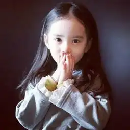 各位大神谁有这两张头像的原图帮帮忙