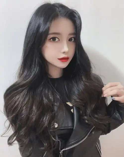 女神标配浪漫韩系卷发,超有气质