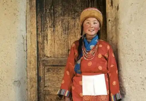 老知青癌症晚期,托儿子找藏族初恋见最后一面,见到后却傻眼了