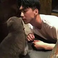 高清一男一女抱着猫的情侣头像微信头像图片大全