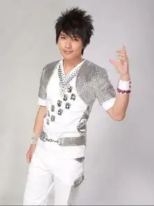 要炎亚纶的帅气照片