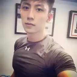 阳光少年变身肌肉硬汉,黄景瑜原来也是个运动狂人