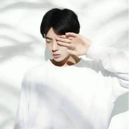 2020好看高颜值男生帅气头像小清新图片