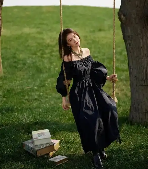 张雪迎程潇闺蜜大片氛围感拉满果然美女的旁边还是美女