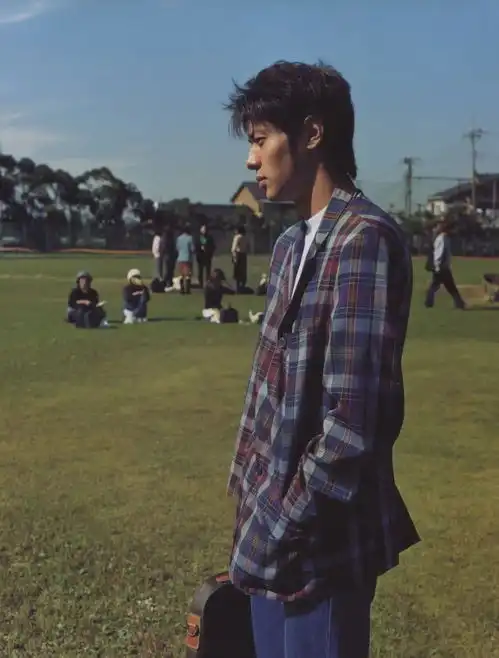 因变态红透亚洲,耍大牌没人敢骂,这个疯男人,真的太绝了