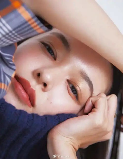 少女都得甜美可爱吗章子怡的清冷系少女感更显高级