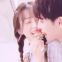 情侣头像不甜太弱了,您预订的甜掉牙情头已到,请查收