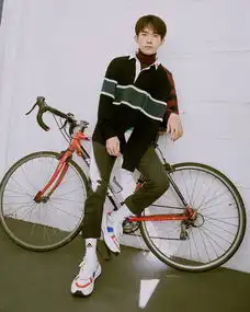 520工作室送绝美福利,与易烊千玺开启街头浪漫