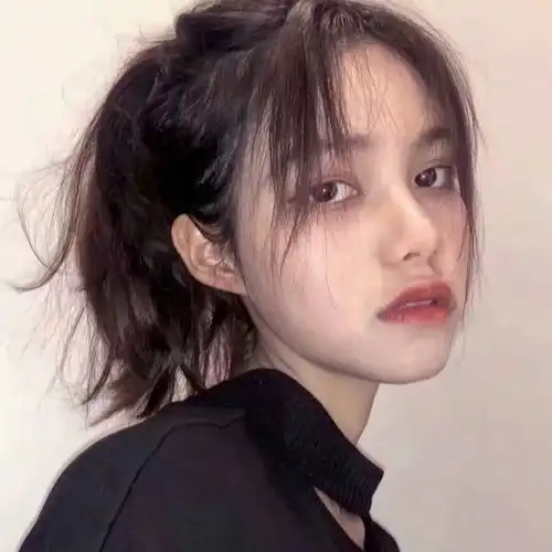 女生头像我当然不会试图摘月,我要月亮奔我而来腾讯新闻