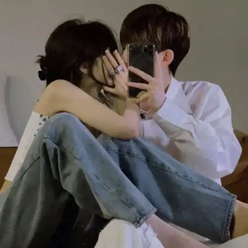 情侣头像还要多温柔才能配得上偏爱