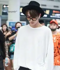 禁欲系头像蓝穿衣