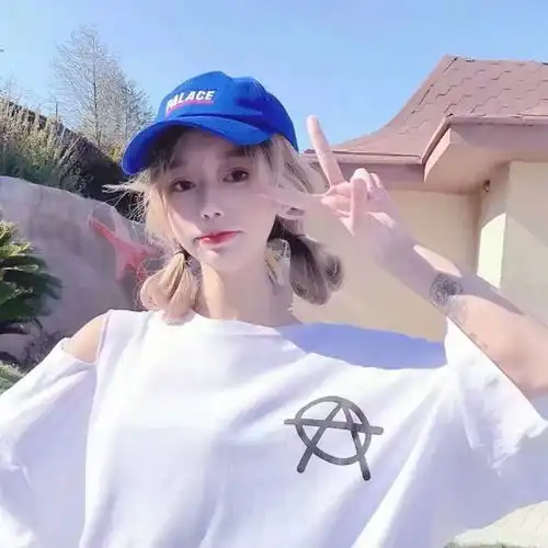 头像我们一起来扎小辫儿呀