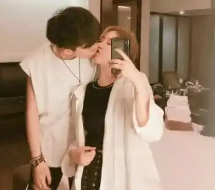 超撩禁欲系真人头像接吻