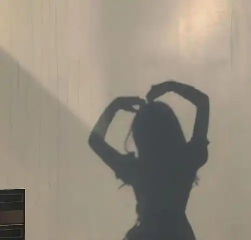 网易云热评爷爷一辈子共哭过两次,第一次是心脏病,第二次是我放假