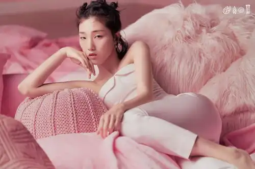 组图解散倒计时火箭少女全员粉白色系套装演绎甜美浪漫