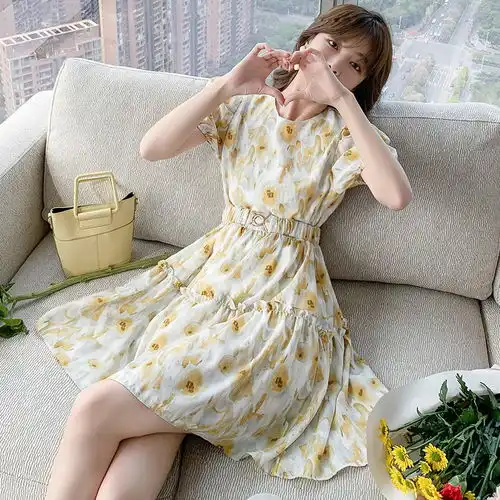 坚果服饰2021夏季新款韩系复古裙子温柔碎花短裙宽松显瘦连衣裙女