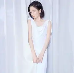 佟丽娅穿一袭白裙美成仙女