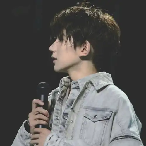 当我逆光看向你时,源来啊,所有未来,皆为可盼王源头像