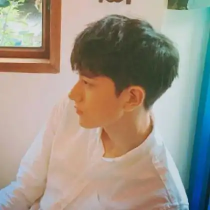 阳光帅气暖男头像