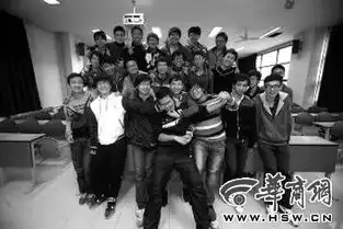 大学男女生比例不协调熊猫班公主班汇聚校园